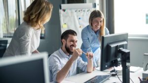 Lee más sobre el artículo Cómo Automatizar Excel con Python: Guía Completa para Aumentar tu Productividad en 2025